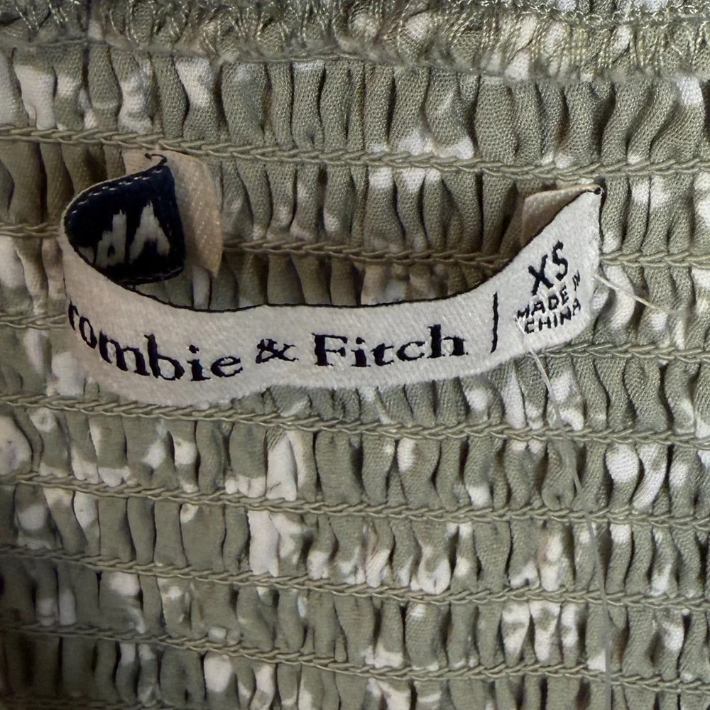 Abercrombie & Fitch Sage Green Floral Ruched Puff Sleeve Blouse XS